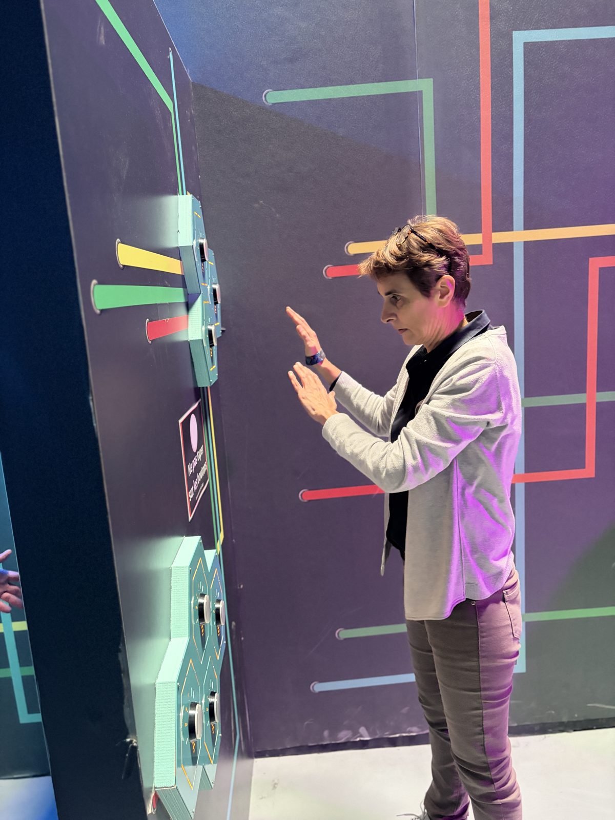 Une épreuve de réflexes du Cube Challenge chez Team Square